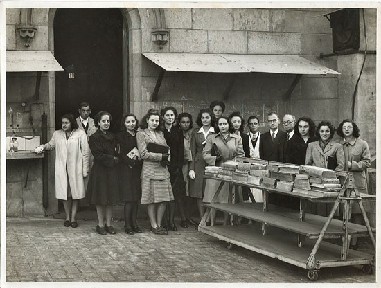 bibliotecaries1945