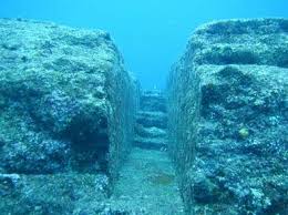 Bimini, ciutat submergida a l'Oceà Pacífic. 